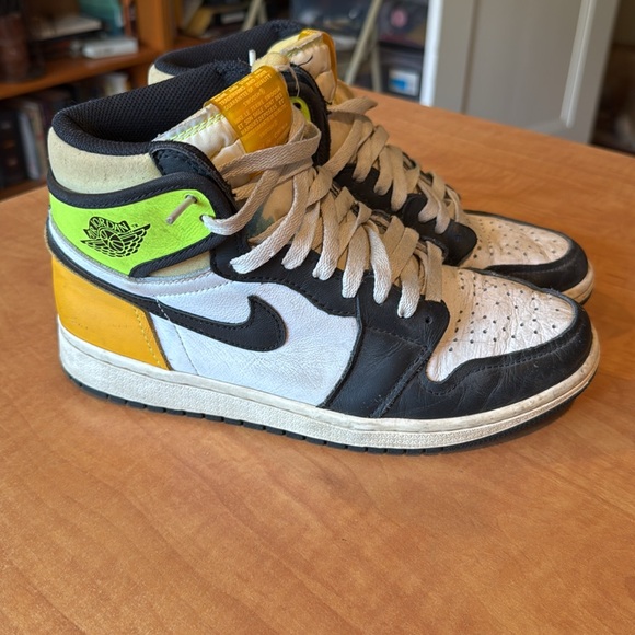 Mens Nike Volt Gold AJ size7 - Picture 4 of 4